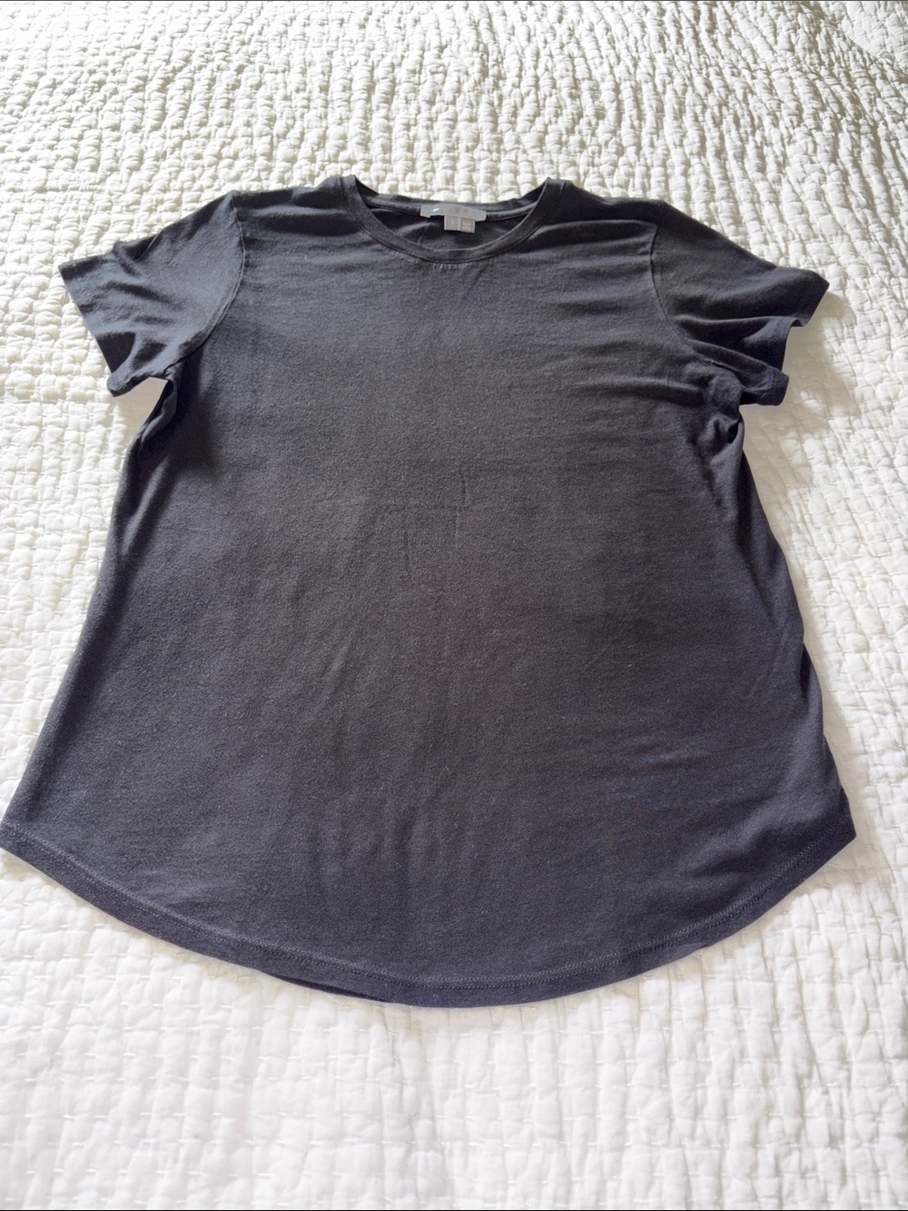 Vince. Classic Black Crewneck Women’s Tee EUC S